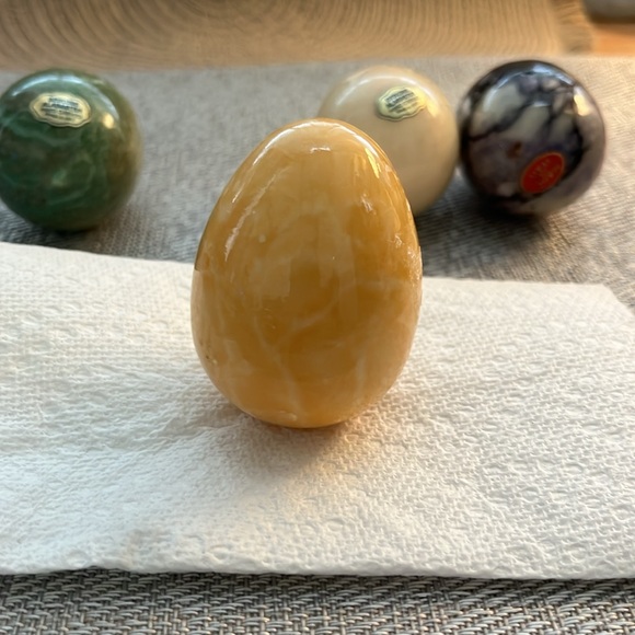 Genuine Alabaster Hand Carved Made in Italy Eggs - 4 - Picture 4 of 11